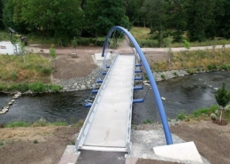 Biegetechnik für eine Fuß- und Radwegbrücke über die Gera-Flussschleife in Erfurt